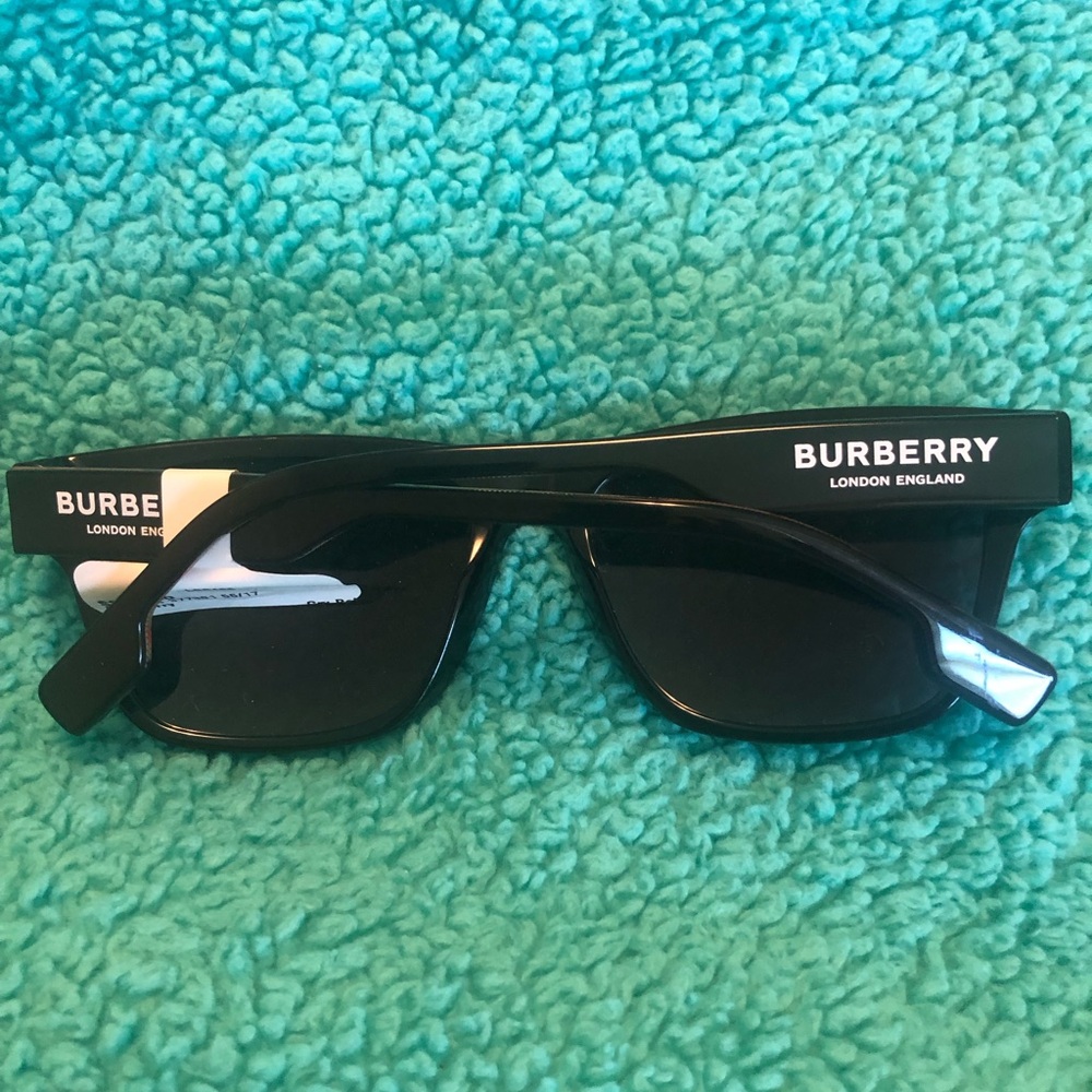 Burberry Black  Sunglasses - Picture 2 of 11